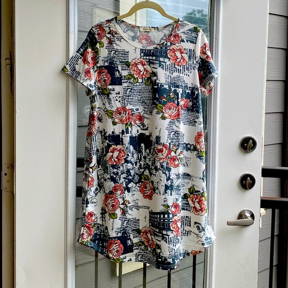VIAMOR Rustic print Ivory Large Short Sleeve Crew Neck Floral Mid-Thigh T-Dress - Picture 5 of 7